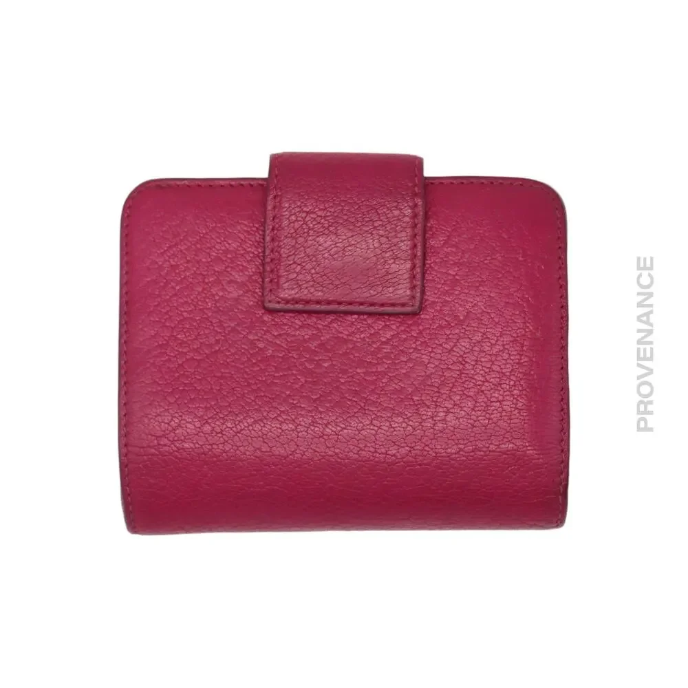Givenchy compact snap